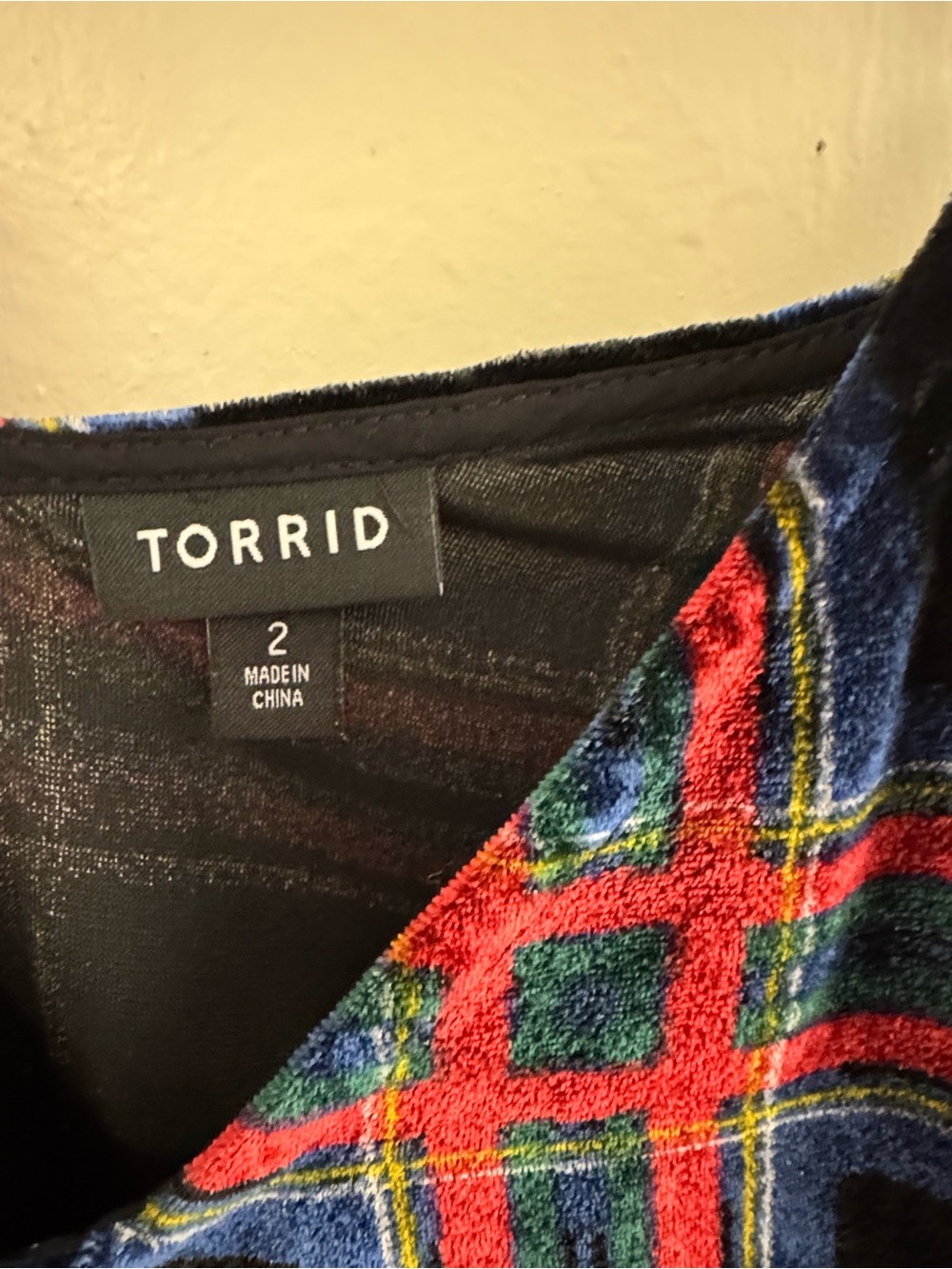 Torrid Sophie Velvet Swing Cami Top Tartan Plaid Black Preppy Academia Sz 2 - Picture 5 of 7